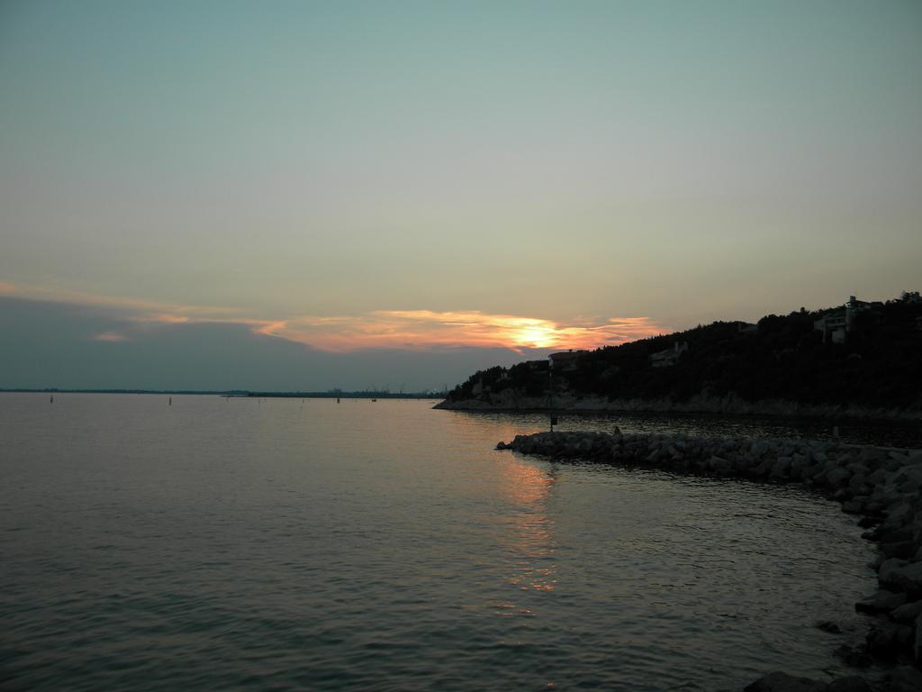 B&B Porto Del Bivio Duino Exteriör bild